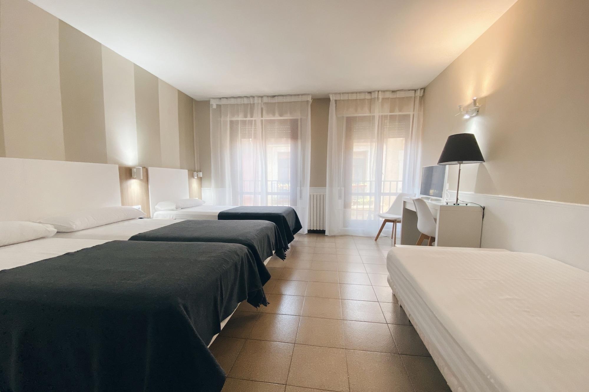 Hotel Rio Arga Сарагоса Екстер'єр фото
