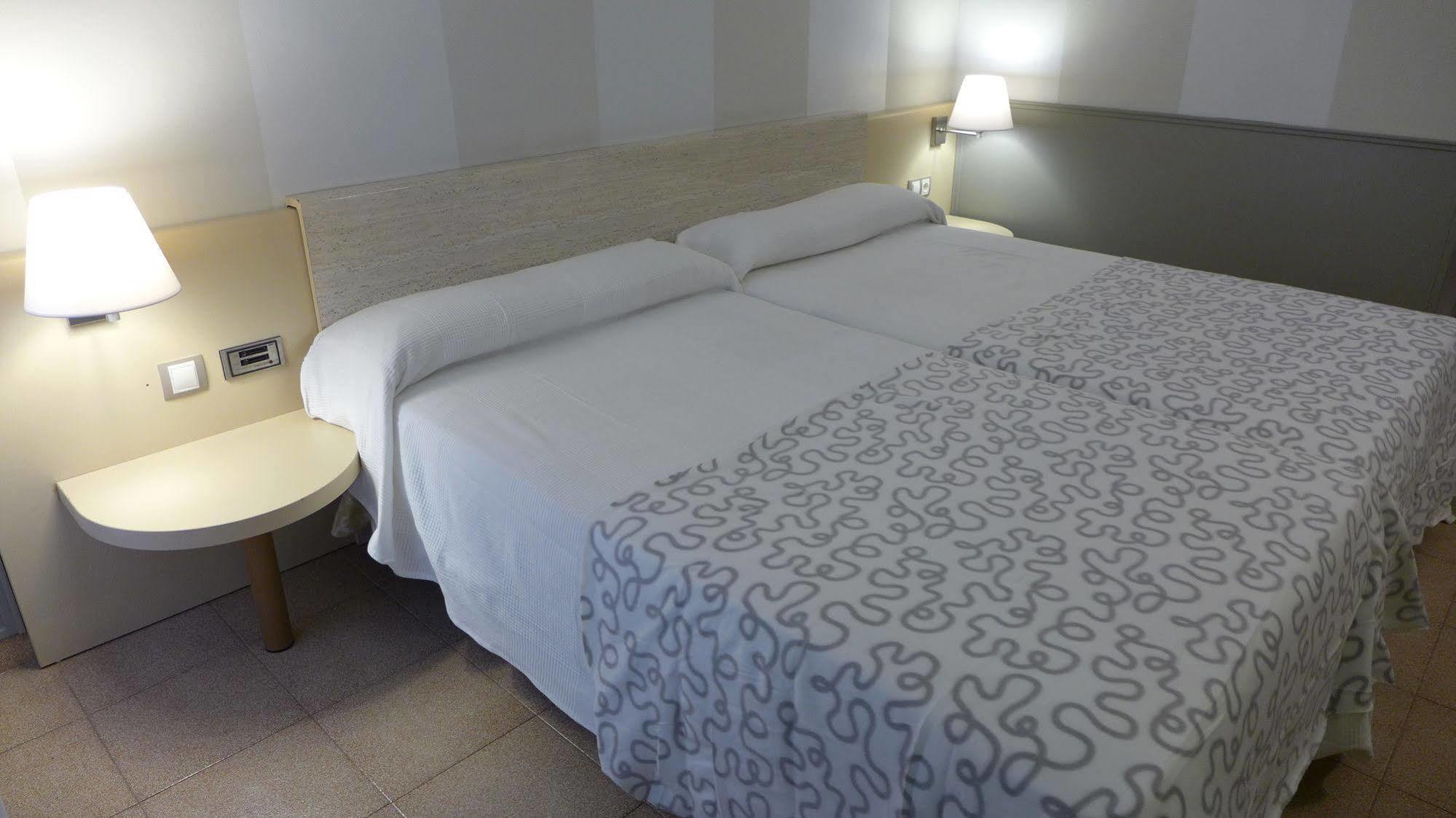 Hotel Rio Arga Сарагоса Екстер'єр фото