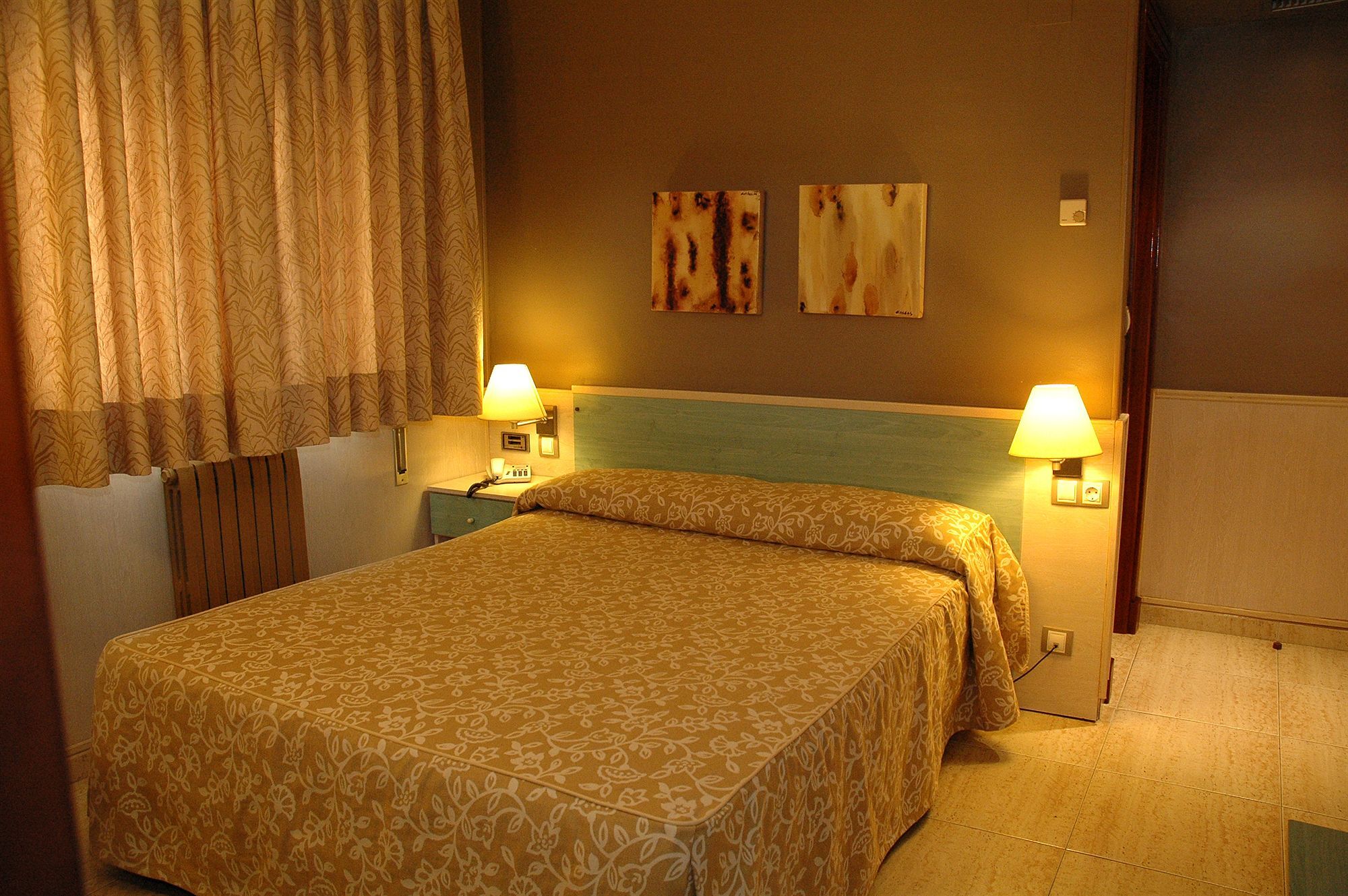 Hotel Rio Arga Сарагоса Екстер'єр фото