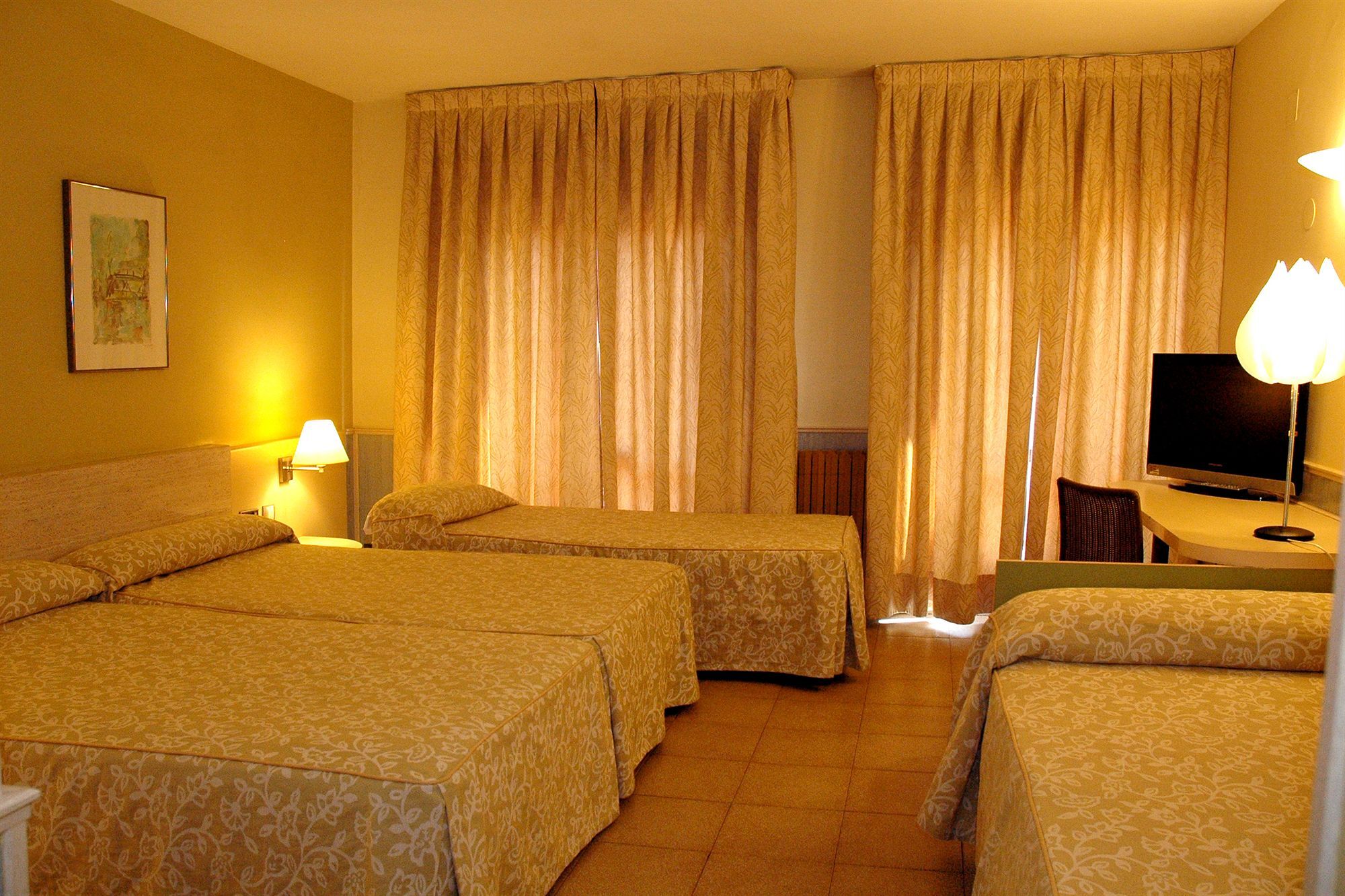 Hotel Rio Arga Сарагоса Екстер'єр фото