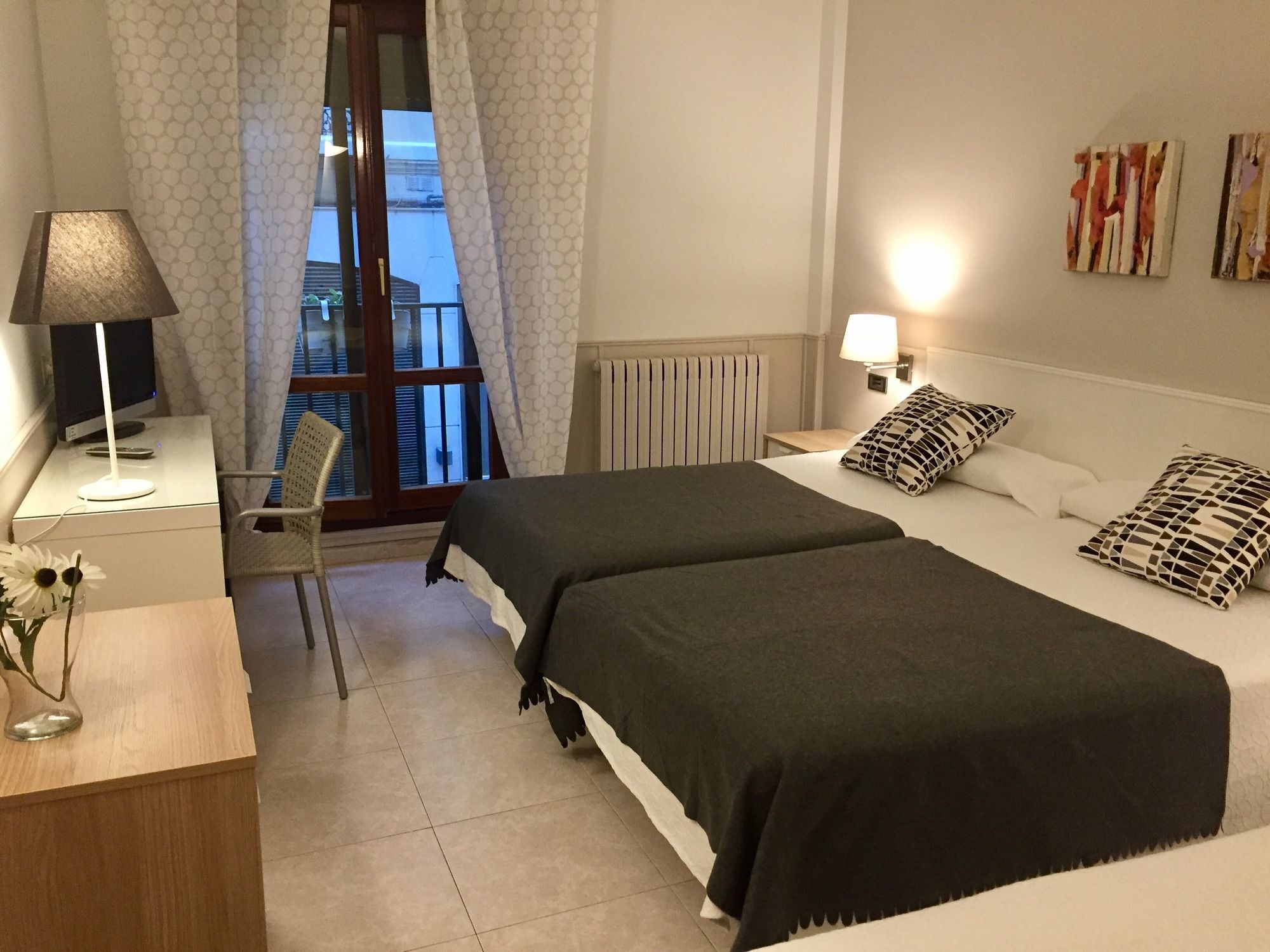 Hotel Rio Arga Сарагоса Екстер'єр фото